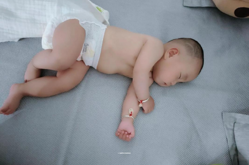 莒县宝宝多久会坐